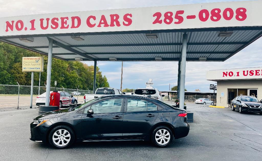 2021 Toyota Corolla LE's photo