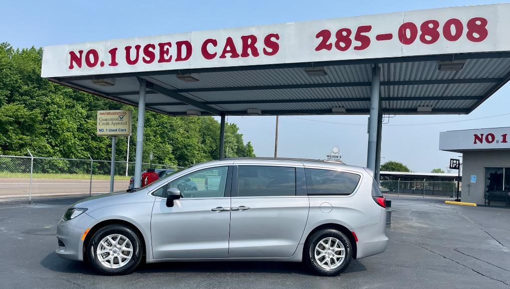 2021 Chrysler Voyager's photo